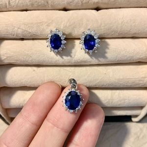 Earring and pendant set 💙
